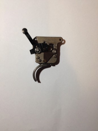 Vendo los siguientes accesorios que proceden de un remington 700 police LTR :

Monturas leupold de acero 00