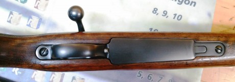 Sako del modelo anterior al 75, cal 30-06,cerrojo a 90º, cargador 5+1, extractor pasivo, bases Leupold 00