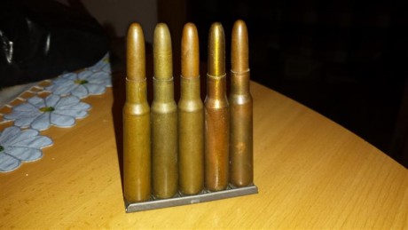 Vendo peines metálicos para el Mauser oviedo (sin munición), también le valen al Carl Gustav ya que son 00