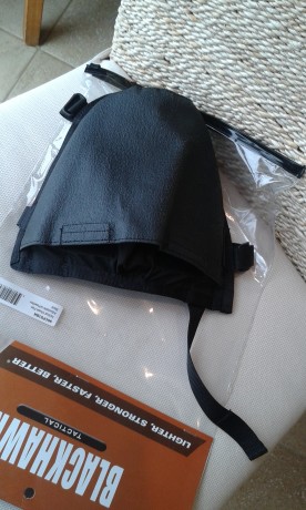 Vendo carrillera Blackhawwk. Sin uso. En su funda original.

Precio 20 euros envío certificado incluido.

Como 02