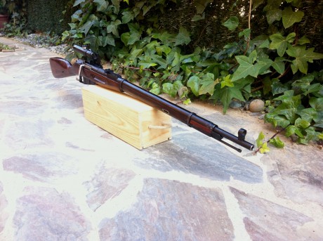 El Mosin-Nagant ..
es un rifle militar accionado por cerrojo, con cargador de cinco proyectiles, que 80