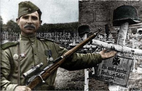 El Mosin-Nagant ..
es un rifle militar accionado por cerrojo, con cargador de cinco proyectiles, que 41