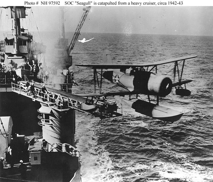 Sé que al principio de la II Guerra Mundial, habían en servicio algunos aviones biplanos (Gloster Gladiator, 30
