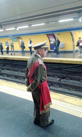 ¡Muy buenas a todos!

Estaba dando un paseo por el foro, cuando me he dado cuenta de que no había un hilo 00