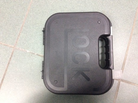 Estoy interesado en cambiar mi GLOCK 19  de 3º generación del 14/7/2014 con su caja y dos cargadores utilizada 72