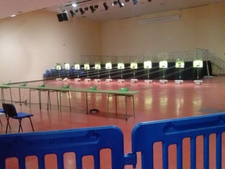 Buenas en esta ocasion se ponen a la venta 12 puestos de tiro por cierre de club.
El lote se compone de:

12 01