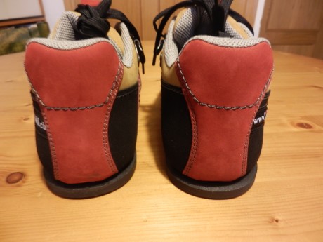  Vendo un pares de zapatos para Tiro. 

Par de zapatos  Korami , del número  37 .
Poquísimo uso (una competición), 31