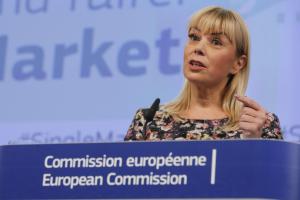 No sé si estais al tanto de esta noticia:

https://ukshootingnews.wordpress.com/2015/11/17/the-eu-will-publish-a-total-semi-auto-rifle-ban-proposal-tomorrow/

Pero 80