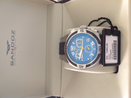 De mi colección, pongo a la venta este reloj edición Fernando Alonso.
Marca. Sandoz
Hecho en acero y caucho.
Marcha 00