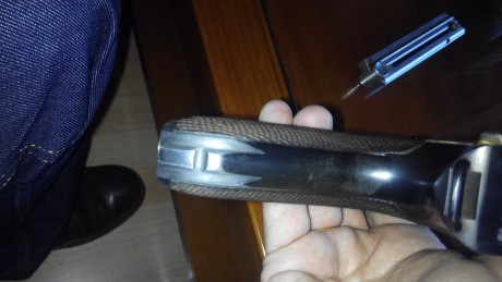 Hola a todos me han ofrecido una Luger P08, y me han surgido varias dudas después de verla y leer algunos 12