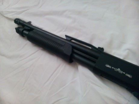 hola,vendo escopeta stinger tactical de 38cm,con culata plegable y otra normal,no ha tirado ni una caja 70