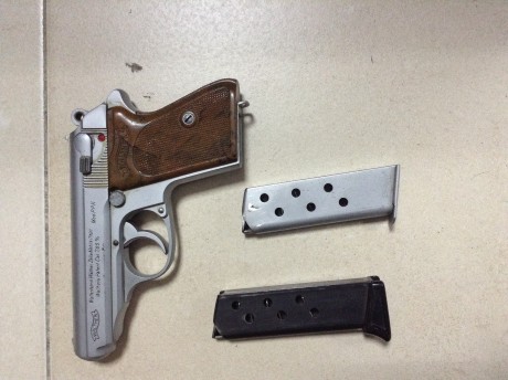 Vendo walther ppk calibre 7,65 ,dos cargadores 800 euros más gastos,
Arma en Sevilla 02