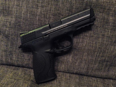 Un amigo me ha pedido que anuncie su pistola  S&W MP-9 

El arma para el que no la conozca es muy 00