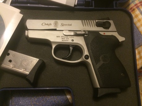 Vendo pistola smith & wesson CS9 9mm pb. Modelo CS9 chiefs Special, miras novak militares.
Características: 02
