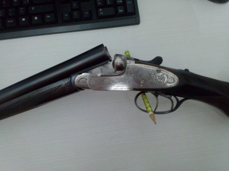 Vendo escopeta plana calibre 20, marca Hispano-inglesa, pletinas enteras grabadas, muy buen estado de 00