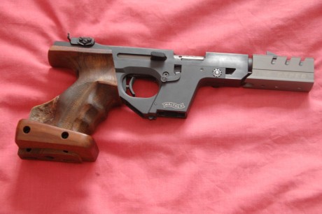 Hola, por abandono del tiro olimpico vendo Walther Gps Expert dos cargadores y carro del .32
la cacha 02