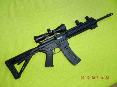 Extraordinaria carabina de asalto SMITH & WESSON MP15MOE casi a estrenar. Dispara tan rápido como 01