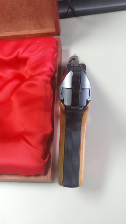 Se vende P5 en estado excepcional, con el estuche original.9
mm p. Mas información por privado. 600 eu 01