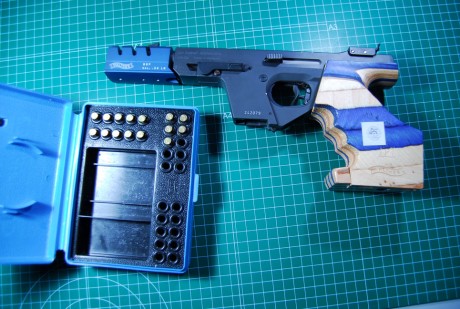 Por cambio de modalidad vendo GSP Expert del 22, cacha laminada en azul, maletín y accesorios originales, 01