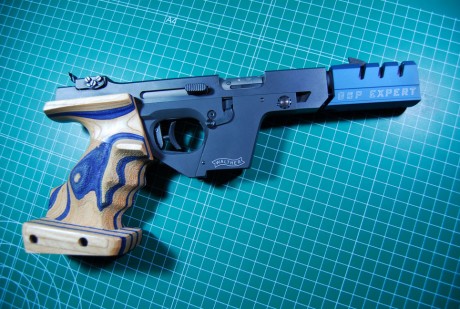 Por cambio de modalidad vendo GSP Expert del 22, cacha laminada en azul, maletín y accesorios originales, 00