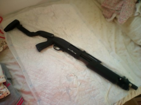 hola,vendo escopeta stinger tactical de 38cm,con culata plegable y otra normal,no ha tirado ni una caja 81