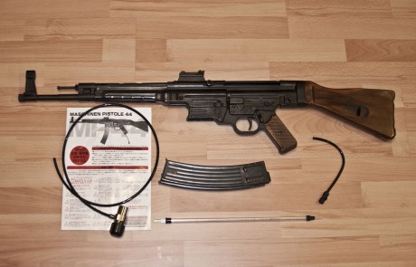 A la venta..

Modelo: STURMGEWEHR STG-44 / MP-44
Marca:  SHOEI 
Estado: Nuevo
Tipo: GBB ( gas )
Precio: 02