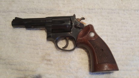 Hola vendo revolver Taurus 4" funcionando perfecto por solo 100€ con gastos de envío y traspaso incluidos! 00