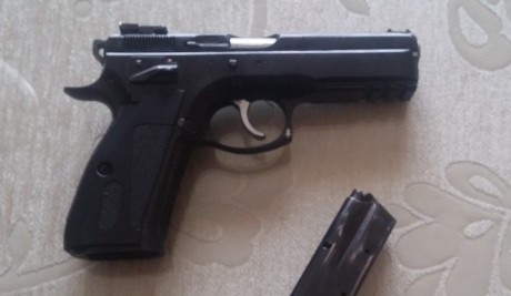 Bueno chicos, os cuento.
Esta pistola es con la que empece a practicar Ipsc, la compre nueva en Deporte 01