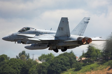Pues eso, en este hilo pretendo deleitaros como amantes de los aviones de combate que sois muchos, con 140