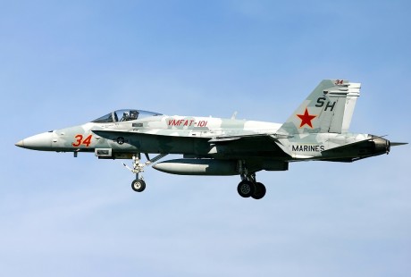 Pues eso, en este hilo pretendo deleitaros como amantes de los aviones de combate que sois muchos, con 01