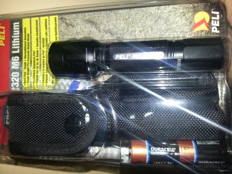 LINTERNA PELI 2320 M6 Lithium completamtente NUEVA, por abrir. 

Procedente de premio. 
Potente haz de 02