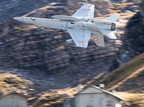 Pues eso, en este hilo pretendo deleitaros como amantes de los aviones de combate que sois muchos, con 21