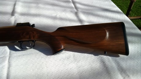Hola, pongo a la venta el siguiente rifle:
Mauser M03 Trail en calibre 308 Win. con la culata de madera. 10