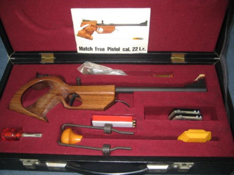Hola, un amigo pone a la venta esta pistola para la modalidad de Pistola Libre, empuñadura pequeña S, 01