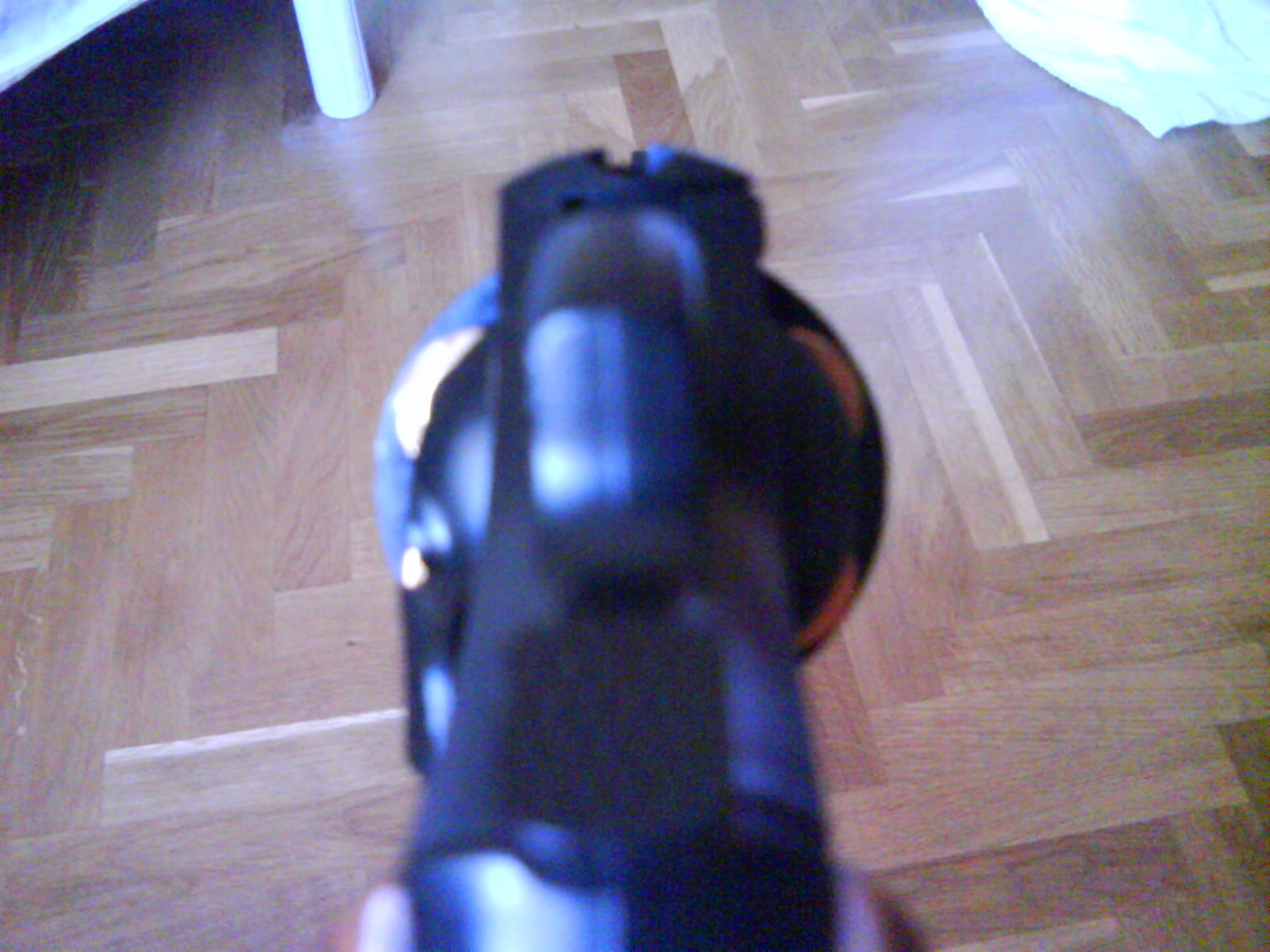 Buenas compañeros!

Acabo de hacerme con este precioso revolver de airsoft de CO2 y estoy como un niño 00
