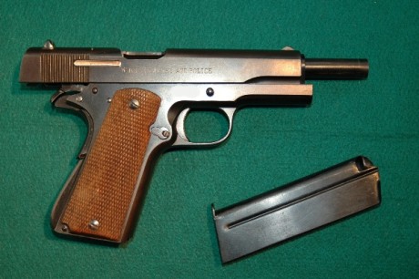 Vendo esta pistola histórica del 9 largo y de 5 pulgadas, fabricada en los años 30. La pistola esta en 00