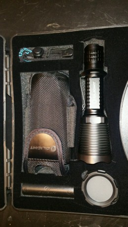 Hola a todos...pues eso ..vendo linterna tactica olight m22 warrior  950 lumenes 4 modos 2015+ tactical 01