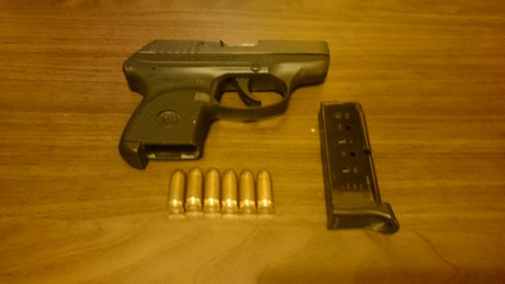 Vendo pistola RUGER LCP Cal. 380 Auto. Prácticamente sin usar.En su caja original, con su funda y candado. 01