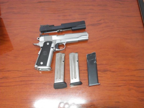 Hola compañeros, pues eso que vendo Paraordance de 9mm , en perfecto estado 
Con su carro del.22lr.
Va 00