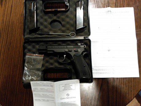 Buenas tardes compañeros:
Se vende pistola cz 85 Combat sin apenas uso, soy su primer propietario, se 01