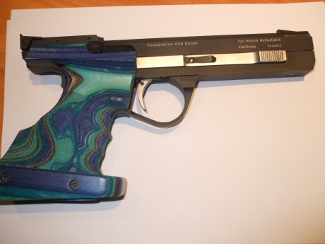Vendo por no tener cupo. Excelente estado, con dos empuñaduras anatómicas (mediana y pequeña). :tanque^: 00
