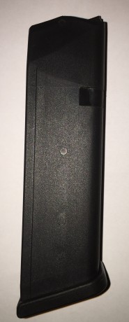 Se venden cargadores Glock 17 (se dispone de dos unidades), para 17 cartuchos del calibre 9 mm Pb.
Están 00