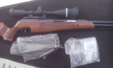 Hola compaňeros pues lo dicho vendo mi air arms tx200 5,5 y visor leapers 6-24x50, la carabina esta muy 10