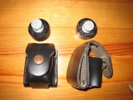 Hola.  Vendo 4 cargadores y portacargadores para revolver S/W HKS modelo 586, seis balas del 357/38Esp..
Dos 20