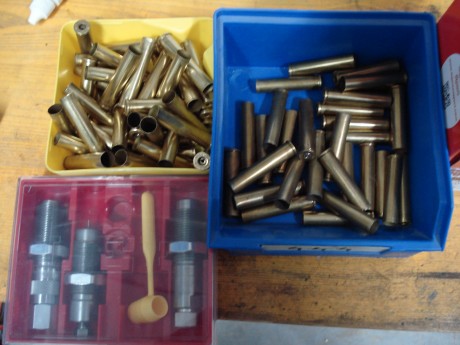 Vendo el siguiente material, del 444
Dos cajas de Hornady FTX de 265 gr (   100 puntas )
40 puntas mas 01