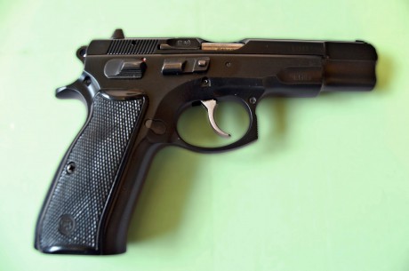 Vendo mi "CZ 85 B" con la que he estado tirando hasta ahora, me retiro, me ha dado muchas satisfacciones, 00