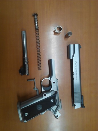 Hola compañeros, pues eso que vendo Paraordance de 9mm , en perfecto estado 
Con su carro del.22lr.
Va 30