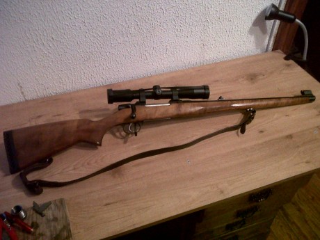 Buenas a todos , para intentar hacerme un capricho pongo a la venta el que fue otro.
El rifle tiene pelo 02
