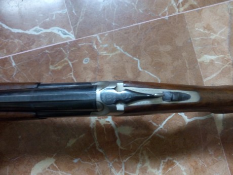 Vendo escopeta semiautomatica Benelli y superpuesta lanber con selector de diparo. Son armas antiguas 00