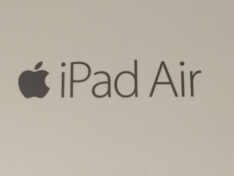 Cambio o vendo IPAD AIR de 64Gb con Wifi y 4G, es el modelo AIR 1 esta en perfecto estado, cambiaría por 00